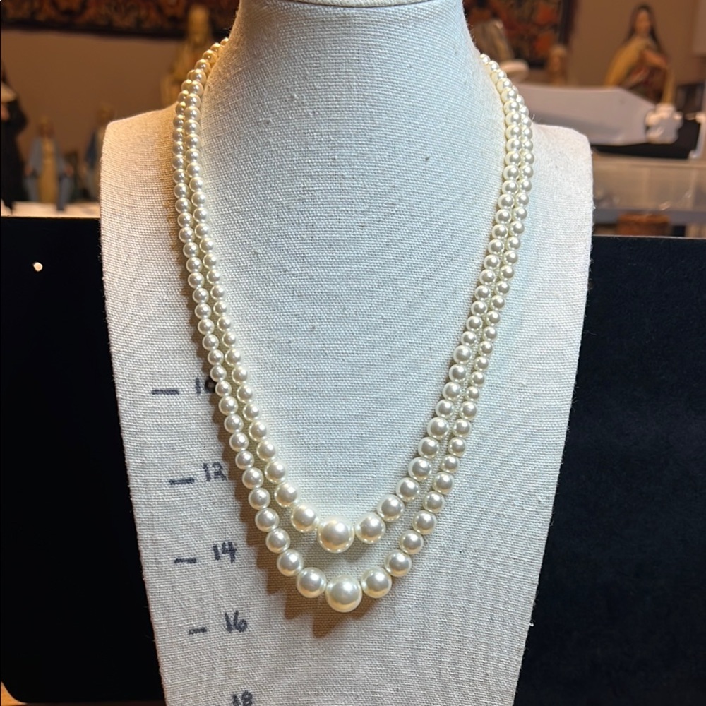 Elegant Double-Strand Pearl Necklace